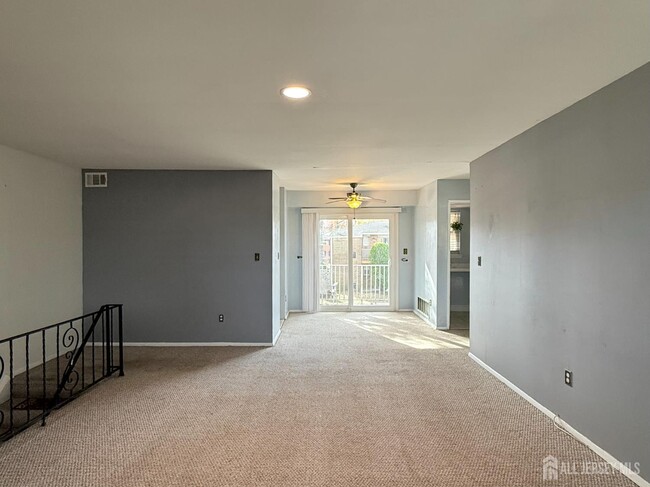 51 Garden View Terrace in East Windsor, NJ - Building Photo - Building Photo