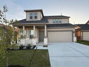 499 Avre Lp, Unit B-101-A in Kyle, TX - Foto de edificio - Building Photo