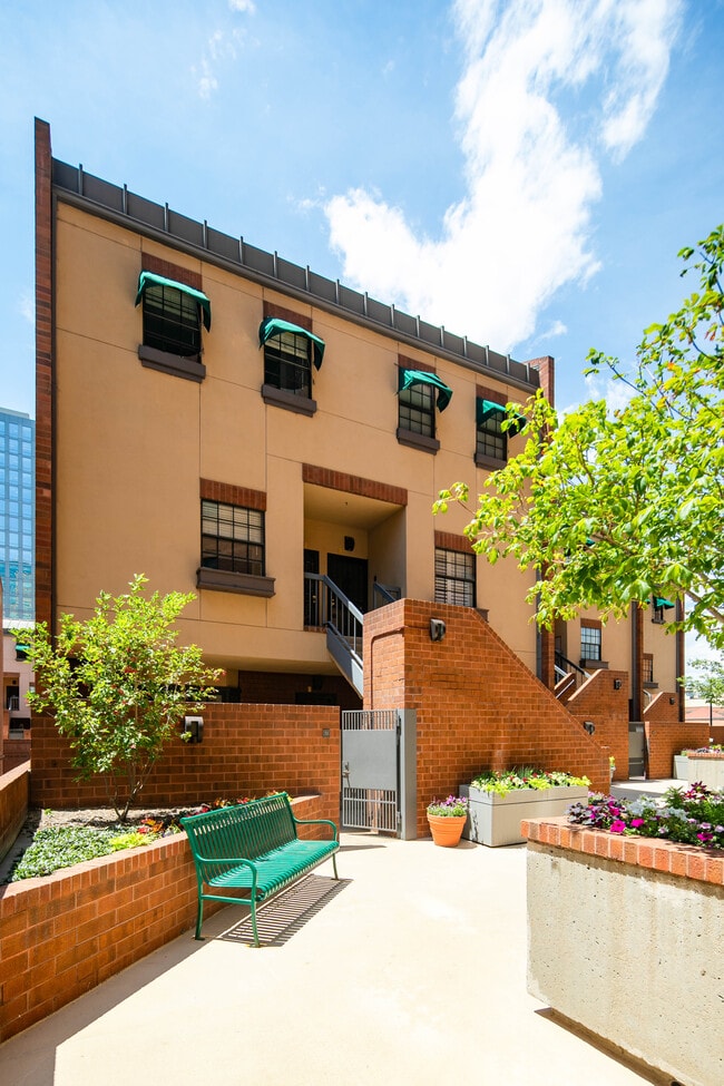 1512 Larimer St in Denver, CO - Foto de edificio - Building Photo