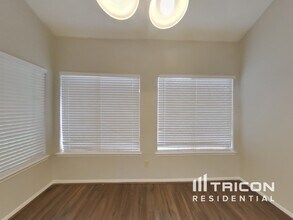 6629 Queensclub Dr in Houston, TX - Building Photo - Building Photo