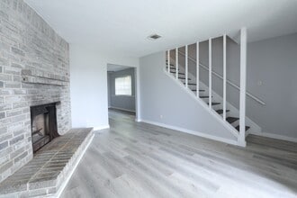 4624 W Orange St in Pearland, TX - Building Photo - Building Photo