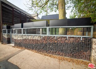 205 Venice Way in Los Angeles, CA - Building Photo - Building Photo