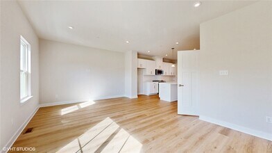 6804 Sycamore Way, Unit 1 bedroom 113 in Gibsonia, PA - Building Photo - Building Photo