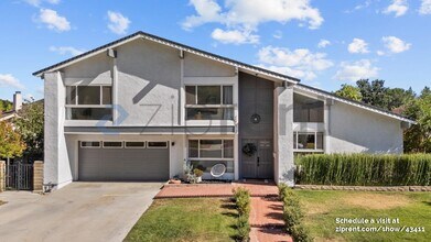 25572 Vía Brava in Santa Clarita, CA - Building Photo - Building Photo