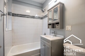 1417 W Hutchinson St in Chicago, IL - Building Photo - Building Photo