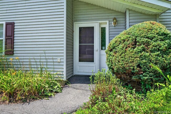 226 Eagleton Dr in Monroe, NY - Building Photo - Building Photo