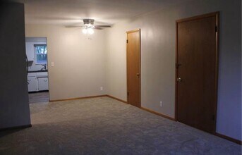 3927 Kent Rd in Stow, OH - Building Photo - Building Photo