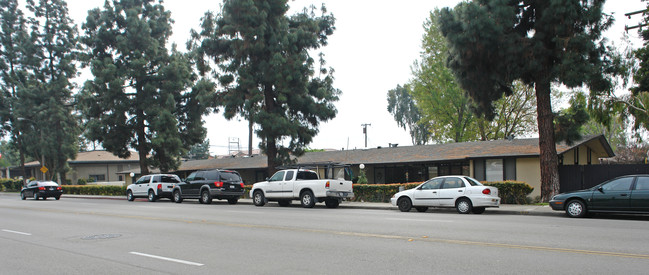 Claremont Village Green in Claremont, CA - Building Photo - Building Photo