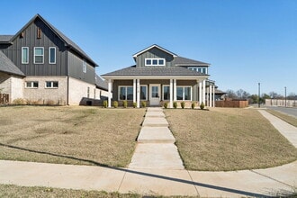 2410 W Charleston St in Broken Arrow, OK - Building Photo - Building Photo