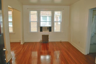 Toronto Parcade Apartments in St. Louis, MO - Building Photo - Building Photo