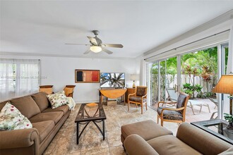 213 Seabreeze Cir in Jupiter, FL - Building Photo - Building Photo