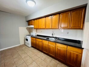 236 Old Bergen Rd in Jersey City, NJ - Building Photo - Building Photo