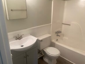 6325 MacBeth Ct in Richmond, VA - Foto de edificio - Building Photo