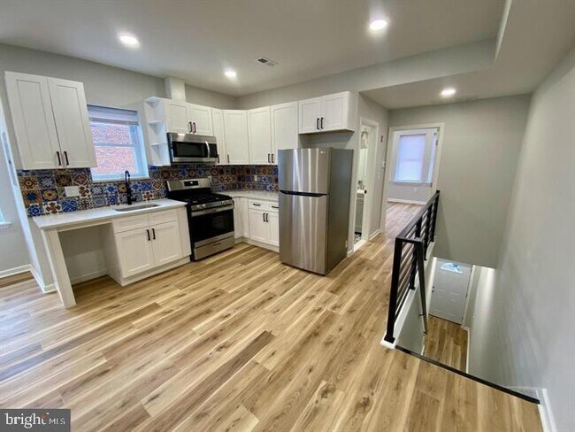 5635 Malcolm St in Philadelphia, PA - Building Photo - Building Photo