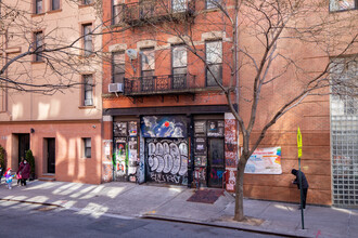 164 Eldridge St in New York, NY - Building Photo - Building Photo