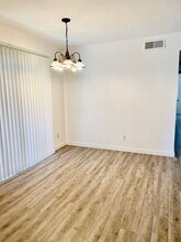 8907-8909 Montoya St in Sacramento, CA - Foto de edificio - Building Photo