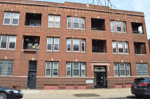 901 N Leavitt St in Chicago, IL - Foto de edificio