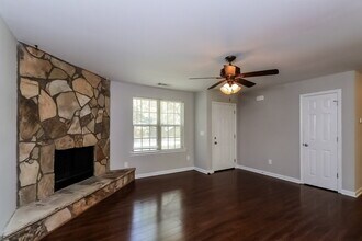 4999 Galbraith Cir in Stone Mountain, GA - Building Photo - Building Photo