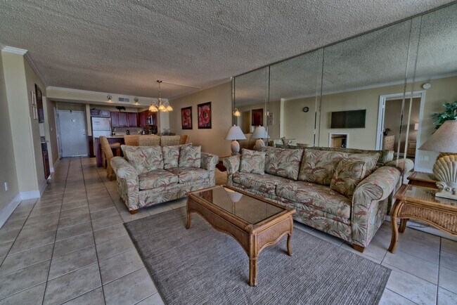 7205 Thomas Dr in Panama City Beach, FL - Building Photo - Building Photo