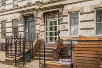 302 Sumpter St in Brooklyn, NY - Foto de edificio - Building Photo