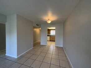 1562 University Ln in Cocoa, FL - Building Photo - Building Photo