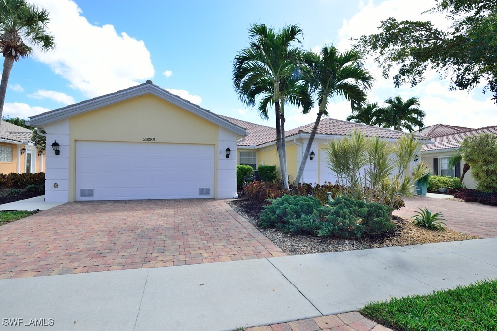 28085 Boccaccio Way in Bonita Springs, FL - Building Photo