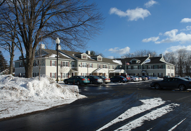 Highland Square in Schenectady, NY - Building Photo - Building Photo