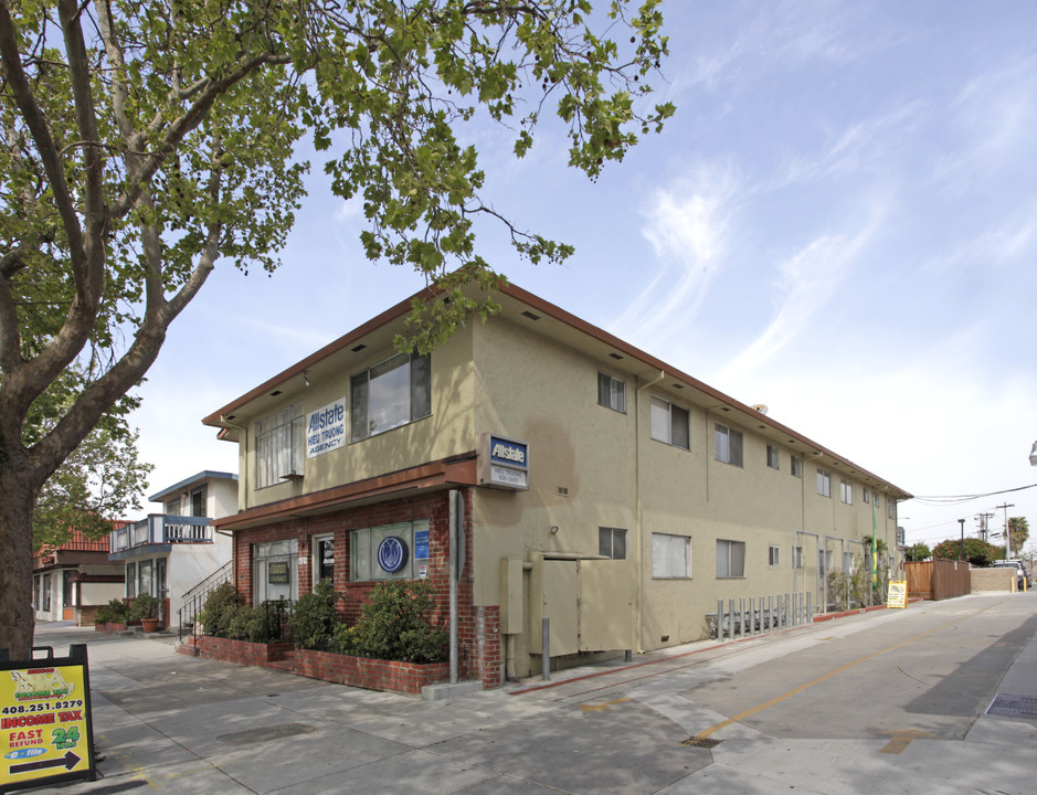 1625 Alum Rock Ave in San Jose, CA - Foto de edificio