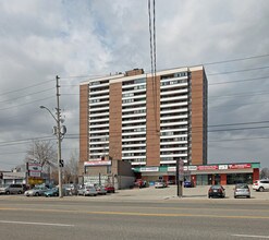 York Condominium Corporation in Toronto, ON - Building Photo - Building Photo