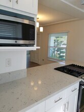 8339 Kenyon Ave in Westchester, CA - Building Photo - Building Photo