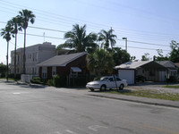 Deshon Apartments in Lake Worth, FL - Building Photo - Building Photo