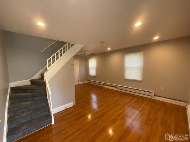1605 Parker Rd in Highland Park, NJ - Building Photo - Building Photo
