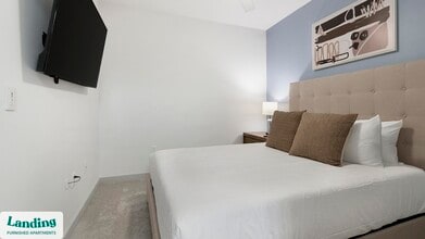 1148 N Main St, Unit 233 in Jacksonville, FL - Foto de edificio - Building Photo