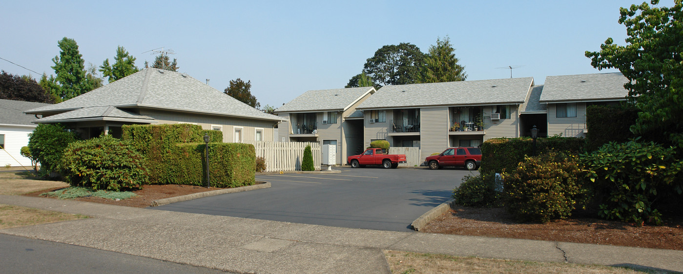 1455-1497 Marion St NE in Salem, OR - Foto de edificio