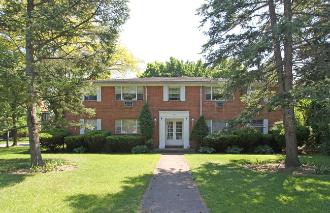 809 East Ave in Rochester, NY - Foto de edificio - Building Photo