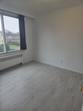 5706 Lockwood Av in Cote-St-Luc, QC - Building Photo - Building Photo