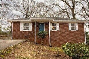 579 Nancy St in Marietta, GA - Building Photo