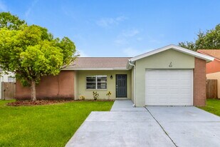 912 Axlewood Cir in Brandon, FL - Building Photo