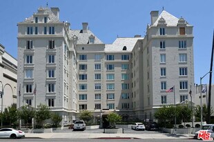 1424 N Crescent Heights Blvd in West Hollywood, CA - Building Photo