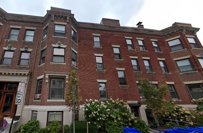 50 Saint Paul St, Unit T1 in Brookline, MA - Building Photo - Building Photo