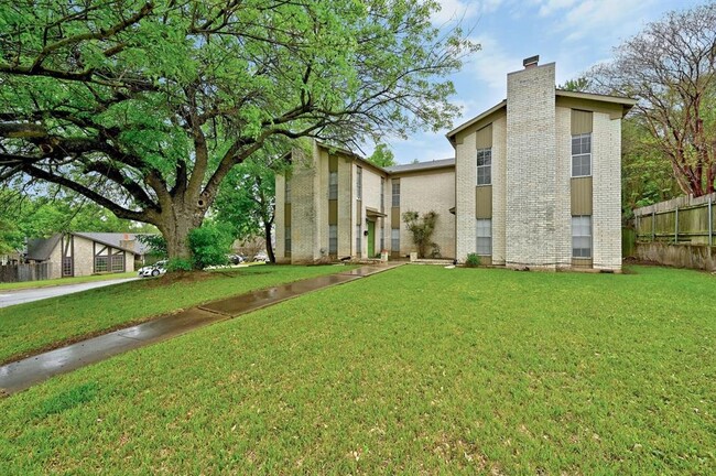 1911 Woodland Ave in Austin, TX - Foto de edificio - Building Photo