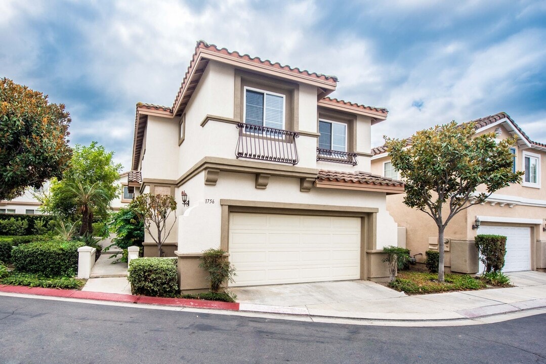1756 Hayes Ct in Placentia, CA - Building Photo