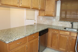 2567 Coral Way E in Daytona Beach, FL - Building Photo - Building Photo