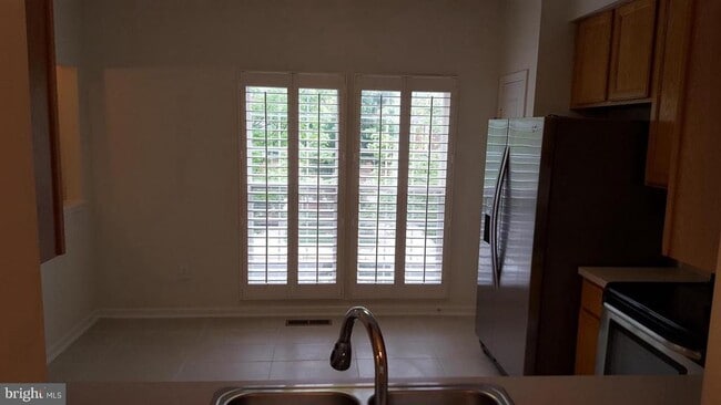 8108 Madrillon Springs Ln in Vienna, VA - Building Photo - Building Photo