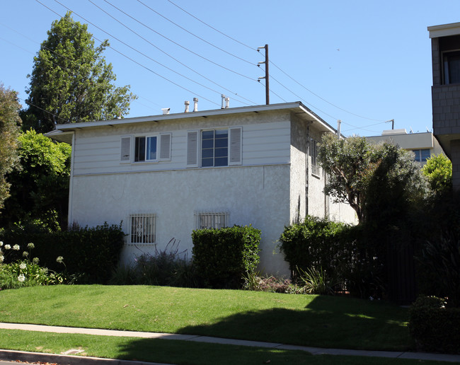 11730 Iowa Ave in Los Angeles, CA - Building Photo - Building Photo