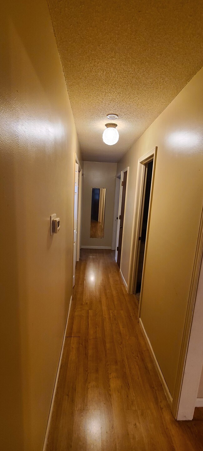 402 Woodcrest Dr photo'