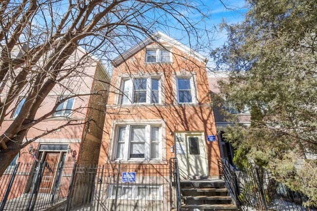 2222 W Belden Ave