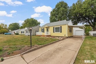 5029 North Best Street in Peoria Heights, IL - Building Photo - Building Photo