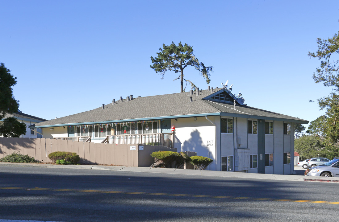 Sunset Apartments in Pacific Grove, CA - Foto de edificio