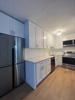 1550 N Lake Shore Dr, Unit 2F in Chicago, IL - Building Photo